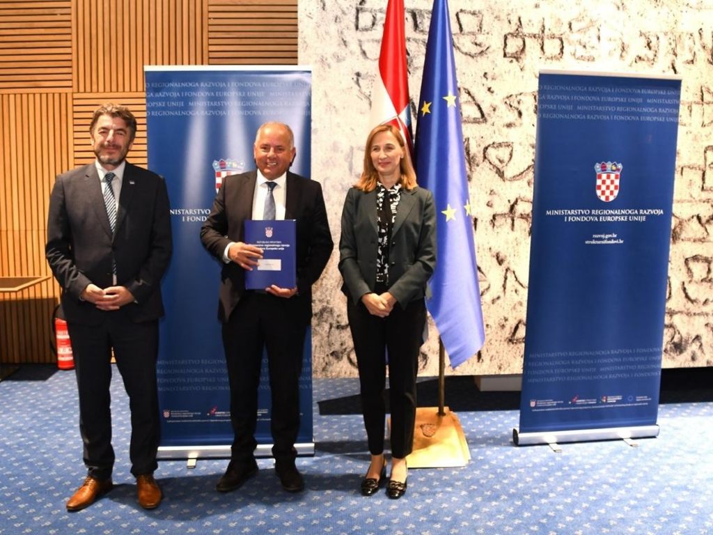 POTPISAN UGOVOR ZA IZGRADNJU VATROGASNOG DOMA